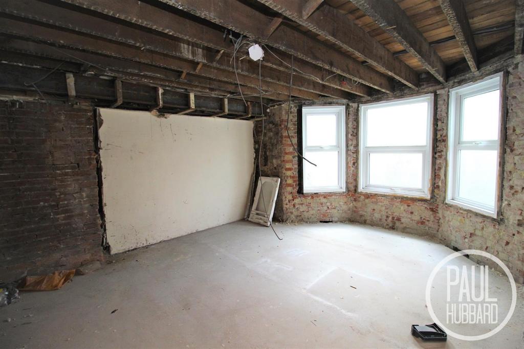 Wellesley Road, Great Yarmouth, Norfolk 6 bed house for sale £180,000