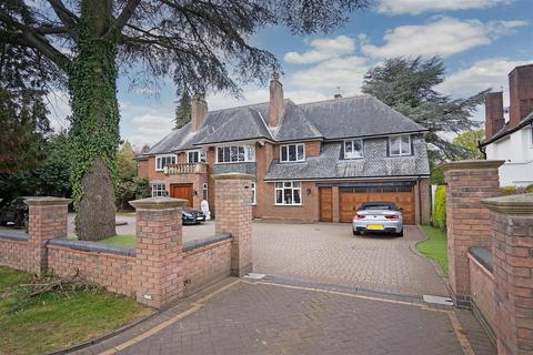 5 bedroom property with land for sale - Potential Development Opportunity - Jacobean Lane, Knowle