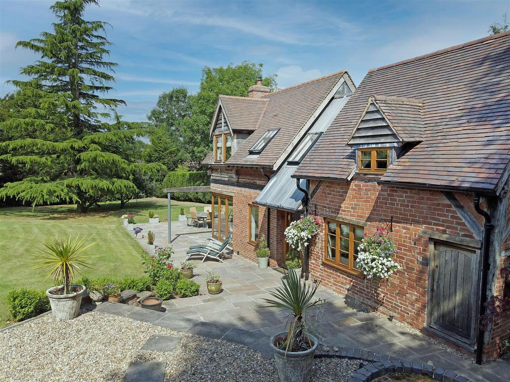 Mill Lane, Rowington Idyllic, renovated and extended three bedroom