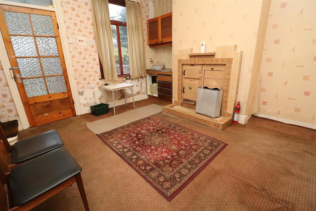 Alan Road, Darton, Barnsley 3 bed terraced house £90,000