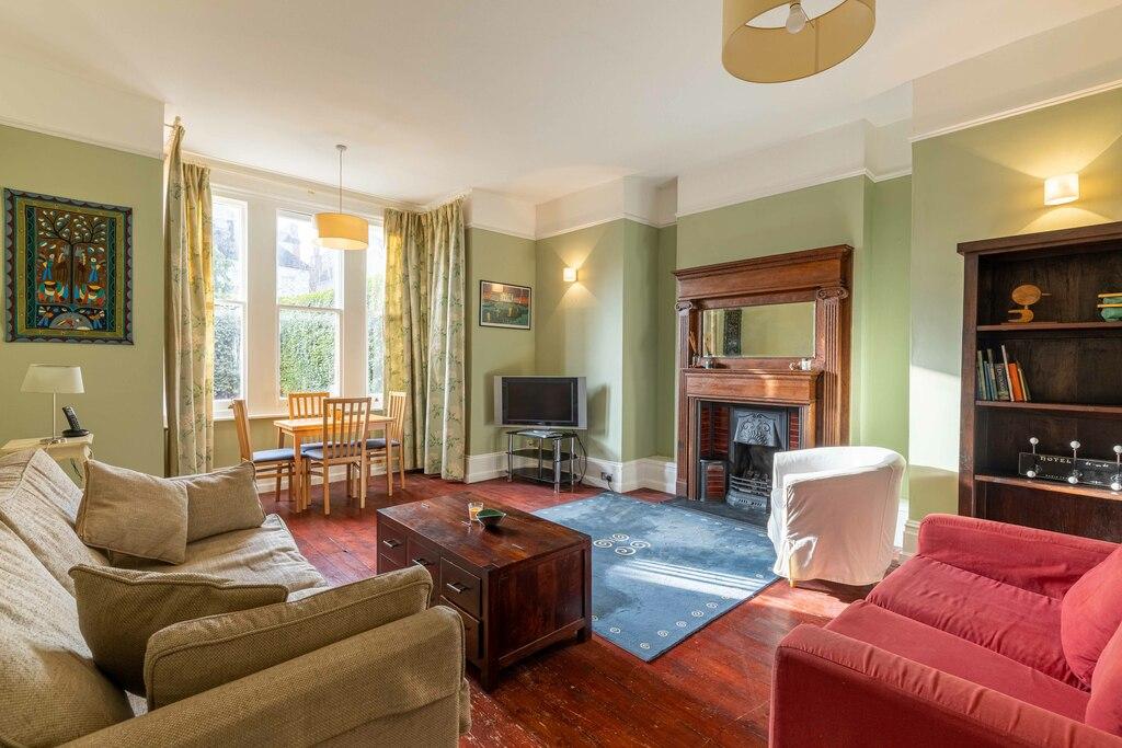 Lytton Grove, Putney, SW15 1 bed flat - £1,993 pcm (£460 pw)