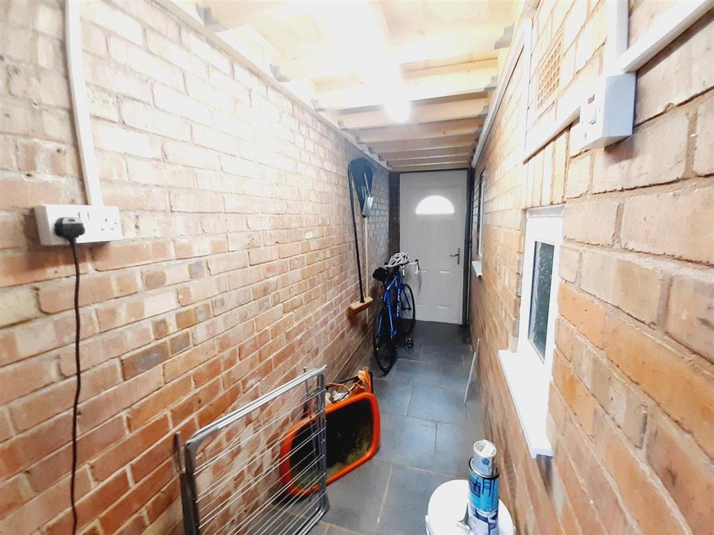 Blythsford Road, Birmingham, West... 2 bed semidetached house £850 pcm (£196 pw)