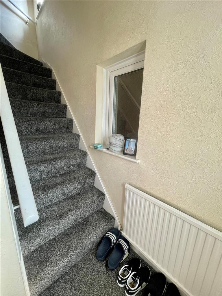 Blythsford Road, Birmingham, West... 2 bed semidetached house £850 pcm (£196 pw)