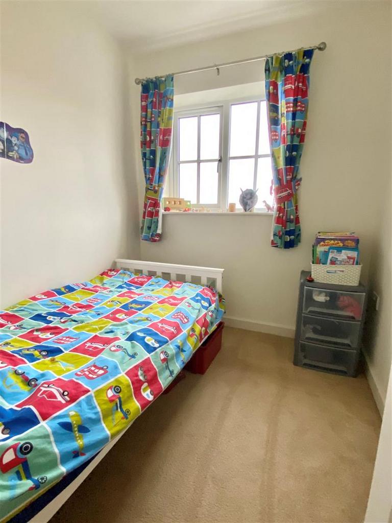 Bedroom 1.jpg
