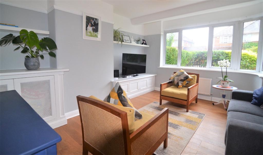 Mayfield Drive, Caversham, Reading, RG4 3 bed detached house £1,700