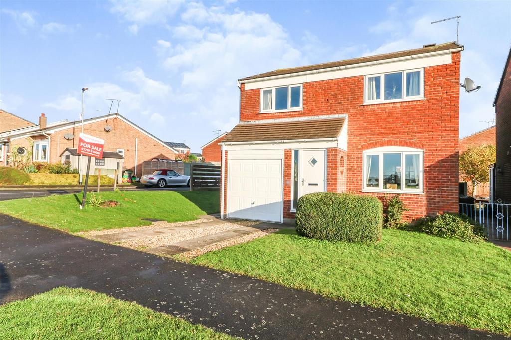 Upperfield Road, Maltby, Rotherham 4 bed detached house £240,000
