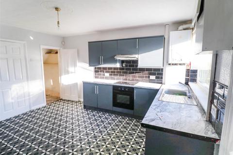 3 bedroom terraced house for sale - The Crescent, Dunscroft, Doncaster