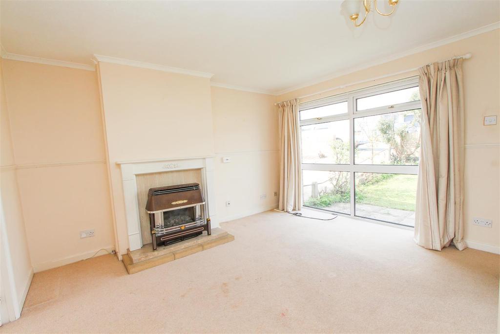 Lays Drive, Keynsham, Bristol 4 bed house £375,000