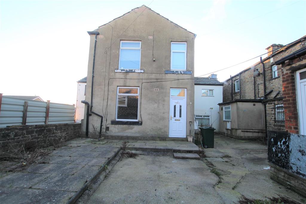 Croft House Road, Wibsey, Bradford 2 bed detached house £525 pcm (£