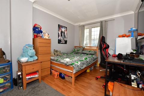 54 Taunton Close, Bexleyheath, DA7 6NN