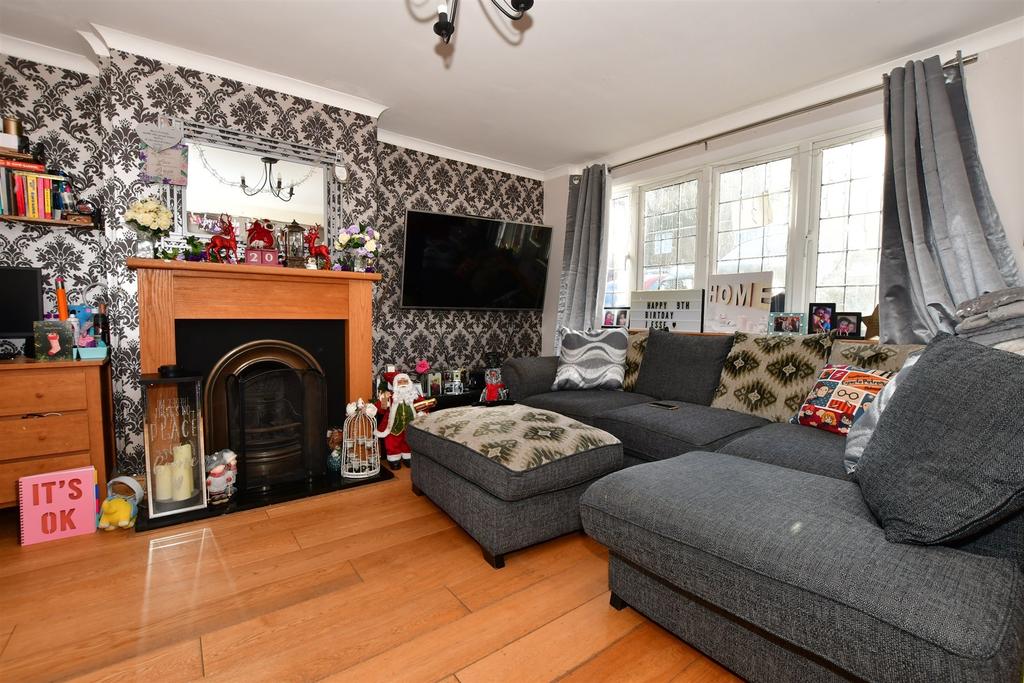 Taunton Close, Barnehurst, Kent 3 bed terraced house £375,000