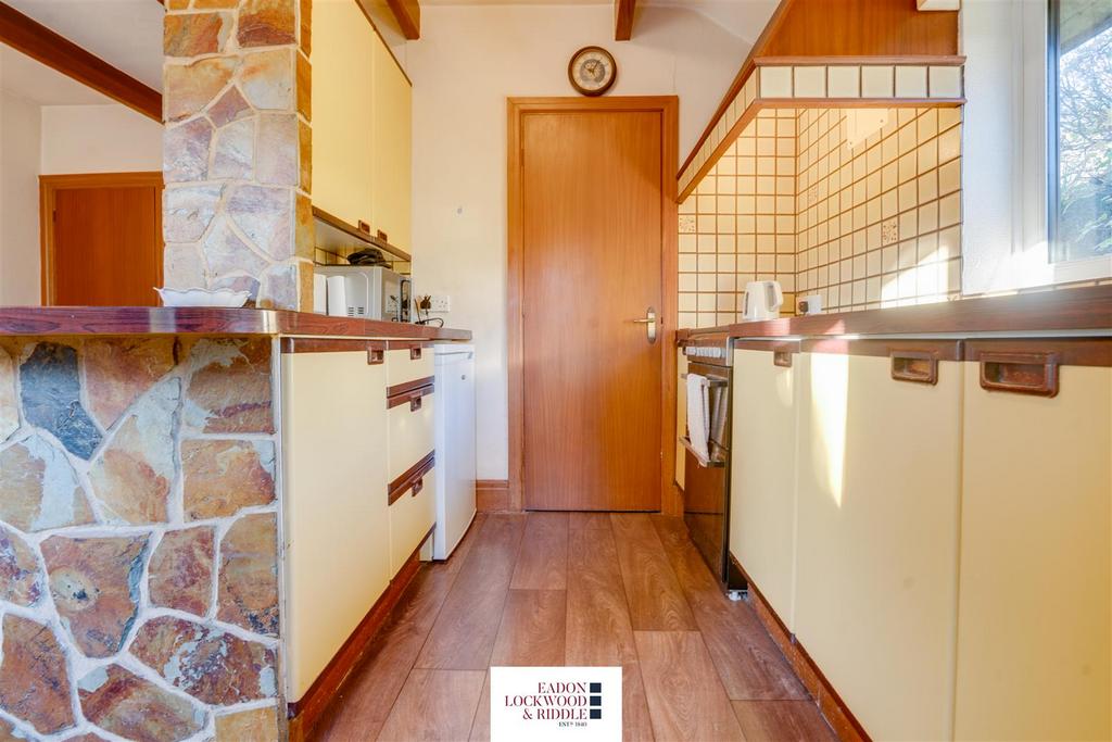 Kitchen 2.jpg