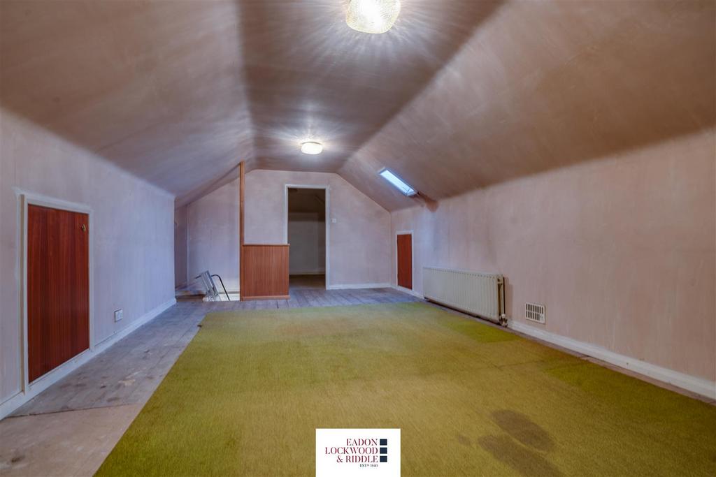 Loft Room 1-2.jpg