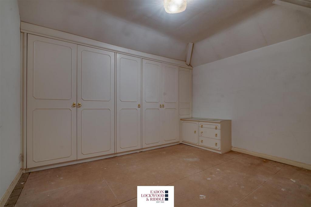 Loft Room 2-1.jpg