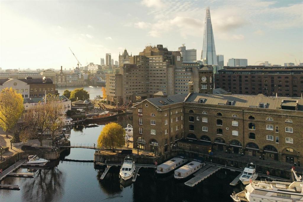 St. Katharine Docks, Wapping, E1W 1 bed houseboat for sale £255,000