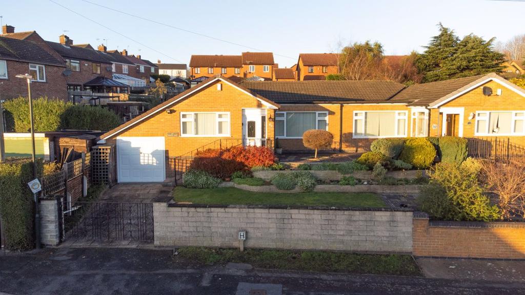 Maple Avenue, Sandiacre. NG10 5EF 3 bed bungalow £925 pcm (£213 pw)