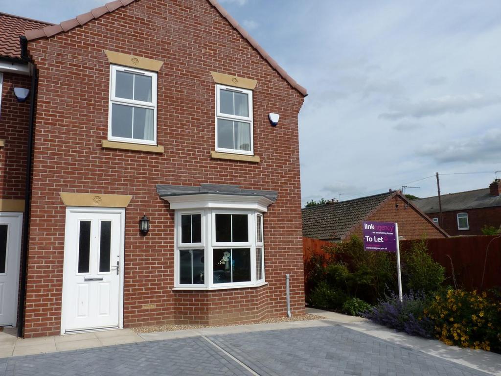 Mulberry Gardens, Goole 3 bed semidetached house £795 pcm (£183 pw)