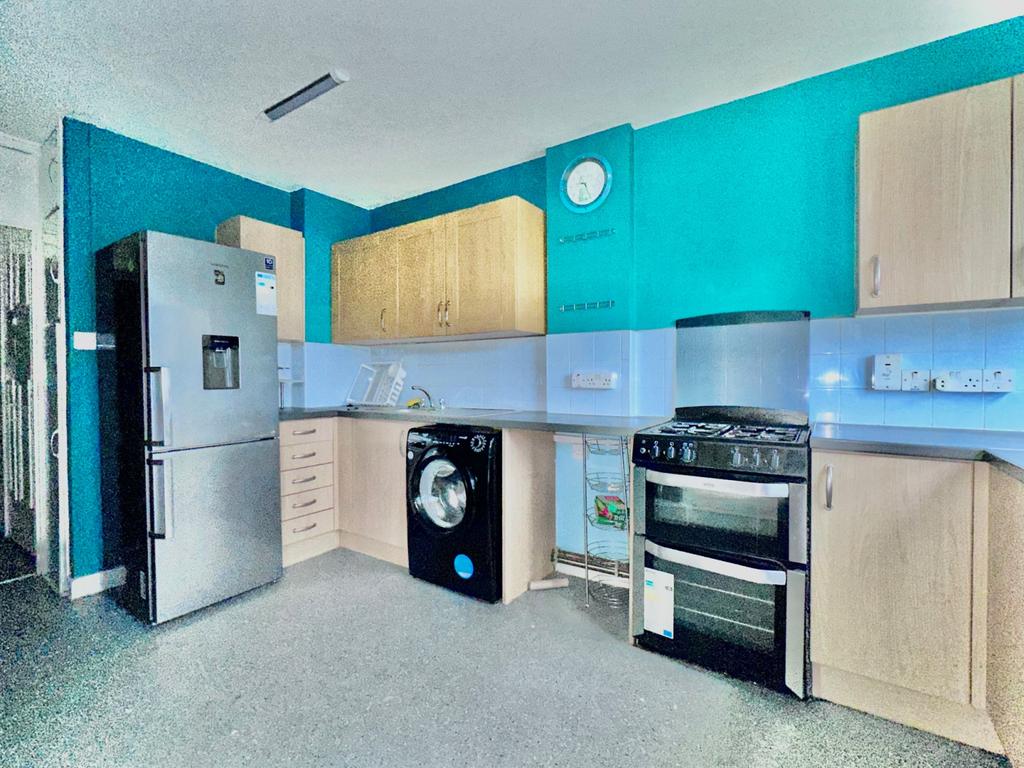 2 Bed flat to let in Tilford Gardens