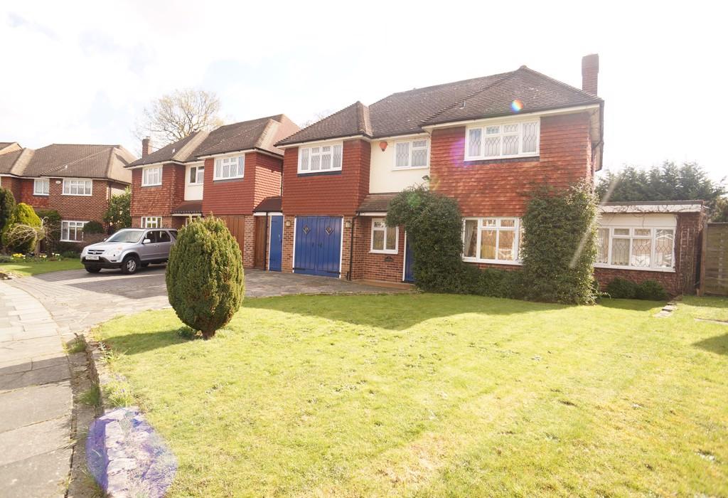 Denberry Drive, Sidcup, Kent 4 bed detached house £2,600 pcm (£600 pw)