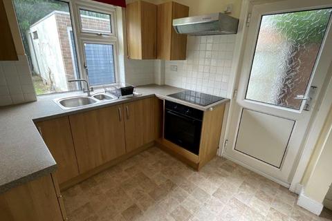 4 bedroom semi-detached house to rent, De Hague Road, Norwich