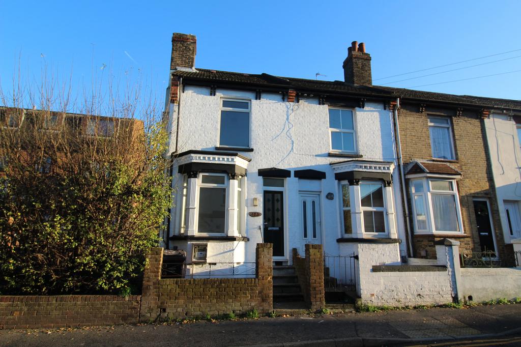 Richmond Road, Gillingham, ME7 3 bed terraced house £1,150 pcm (£265 pw)