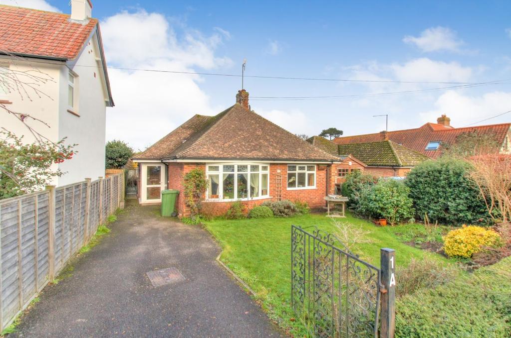Cherry Tree Road, Woodbridge 3 bed detached bungalow £1,350 pcm (£312 pw)
