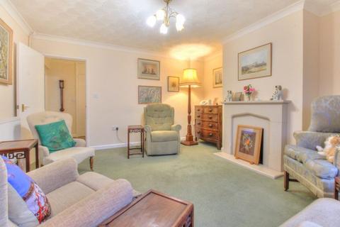 3 bedroom detached bungalow to rent, Cherry Tree Road, Woodbridge