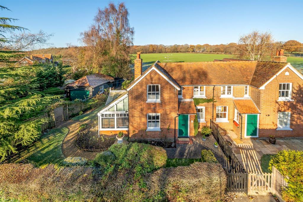 Blackmore Road, Fryerning, Ingatestone 2 bed semidetached house £830,000