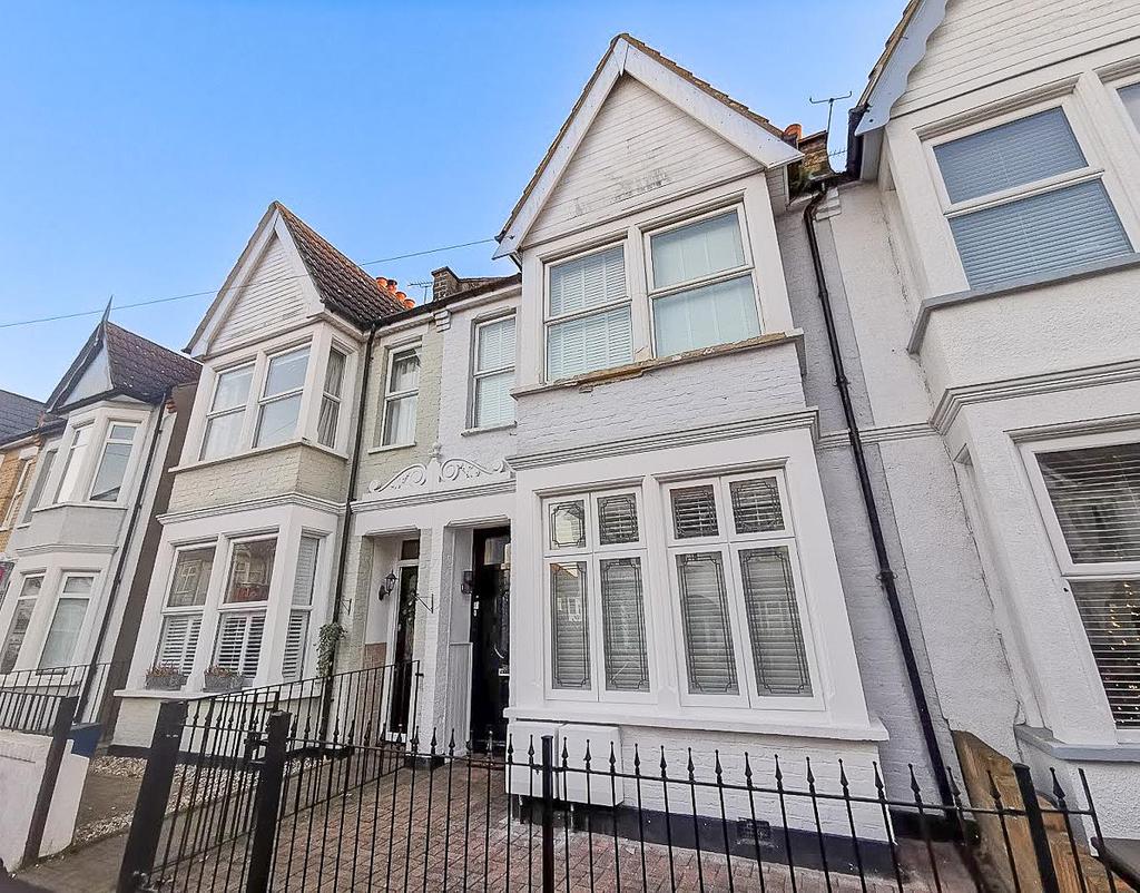 Pall Mall, LeighOnSea 1 bed flat £325,000
