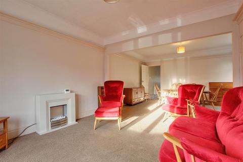 10 Belgrave Drive, Hornsea, HU18 1LU