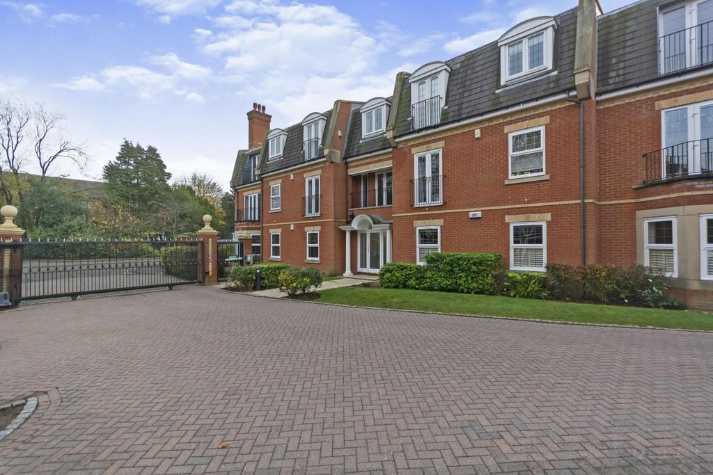 Nightingale Court, Kelvedon Grove... 2 bed apartment - £310,000