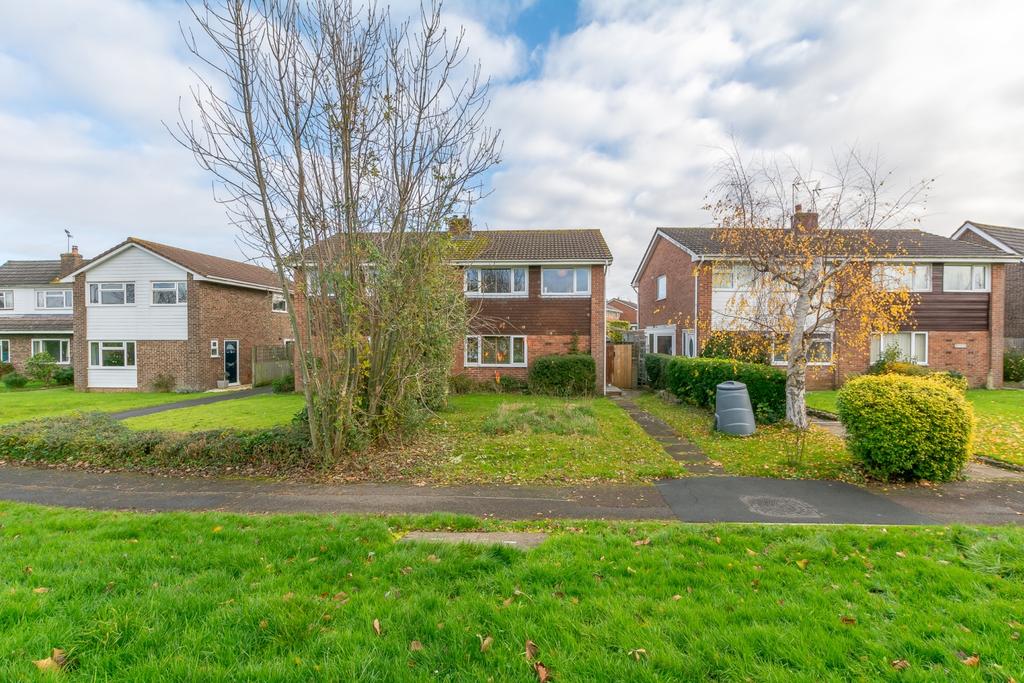 Merlin Way, Chipping Sodbury... 3 bed semidetached house £325,000