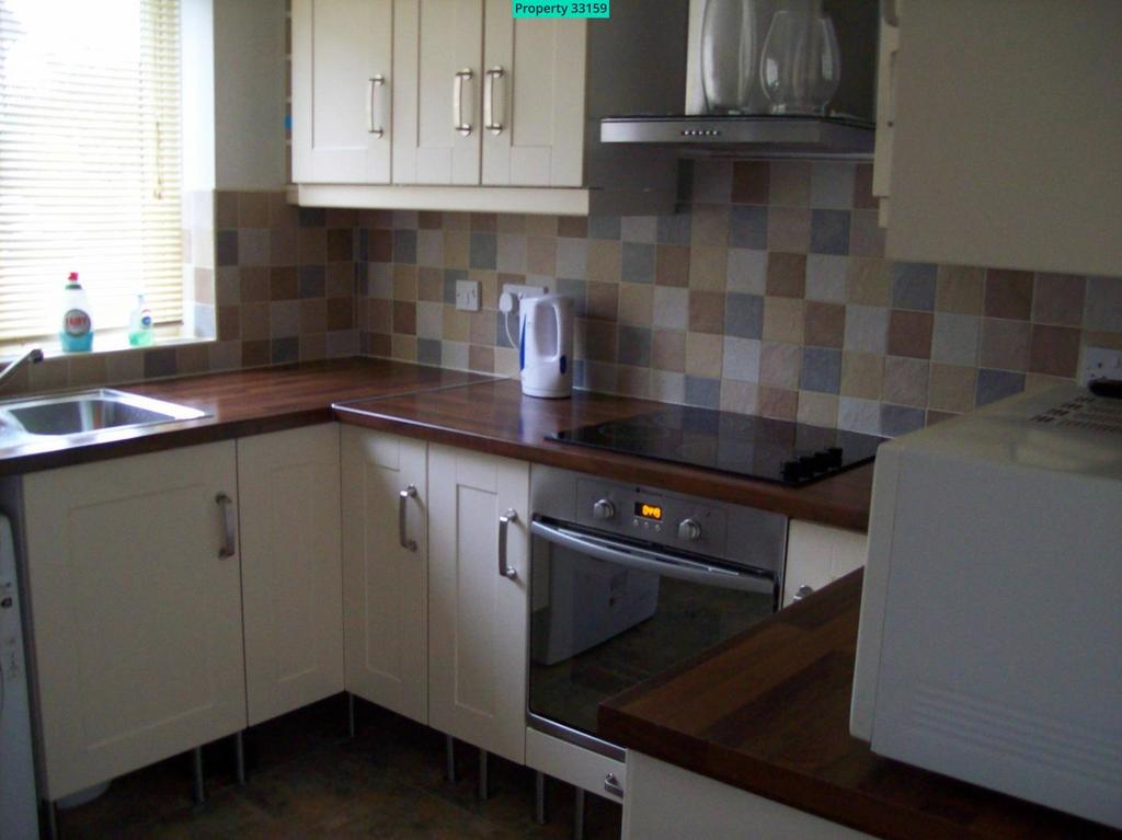 Modern Fully fitted kitchen