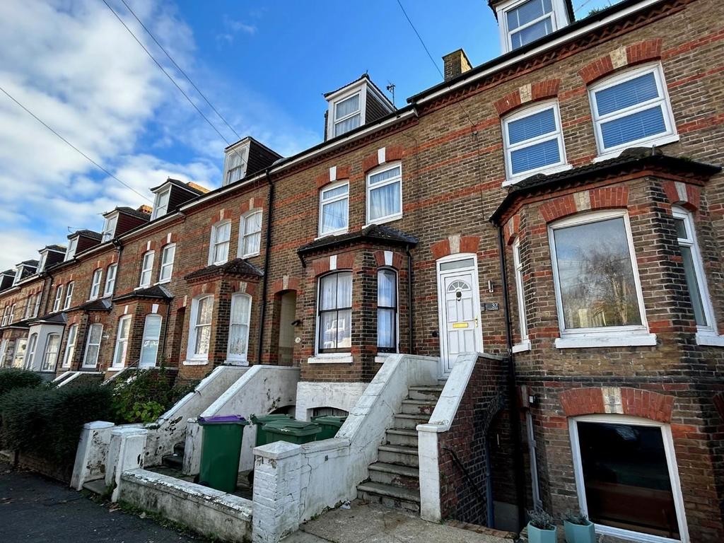 Coolinge Road, Folkestone, Kent 4 bed terraced house - £400,000
