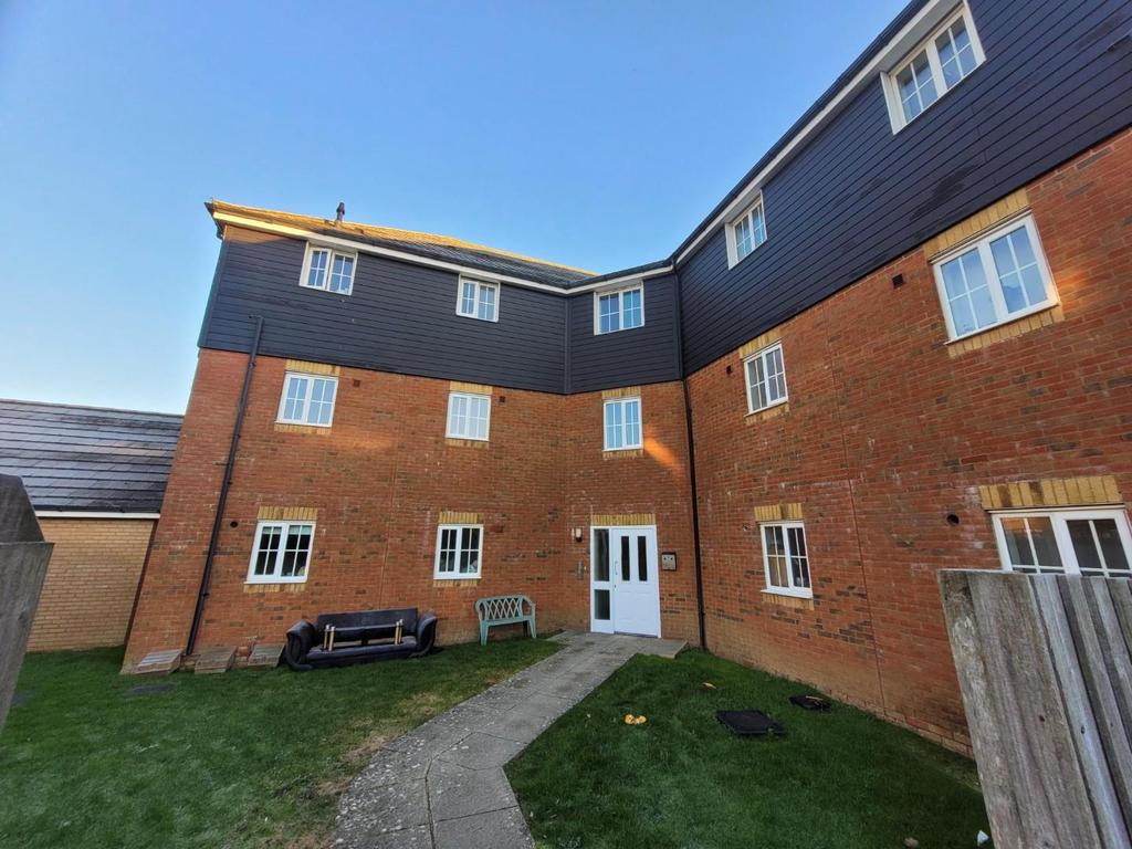 Carter Close, Hawkinge, Folkestone 2 bed apartment £875 pcm (£202 pw)