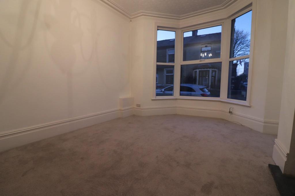 Brighton Terrace, Darwen 3 bed house £700 pcm (£162 pw)