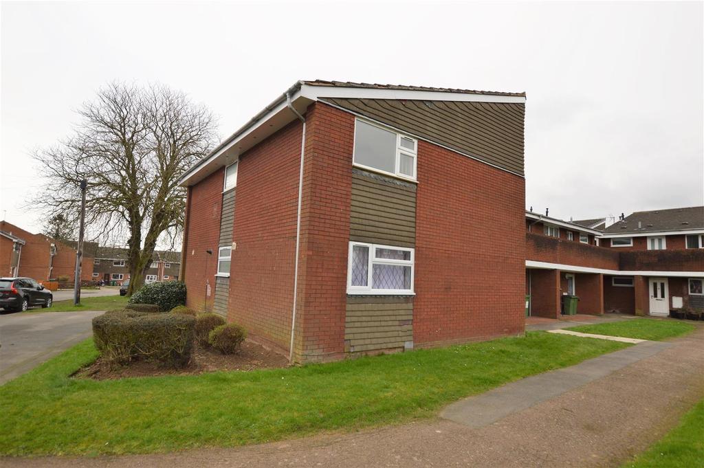 Queens Drive, Enderby, Leicester... 2 bed flat £725 pcm (£167 pw)
