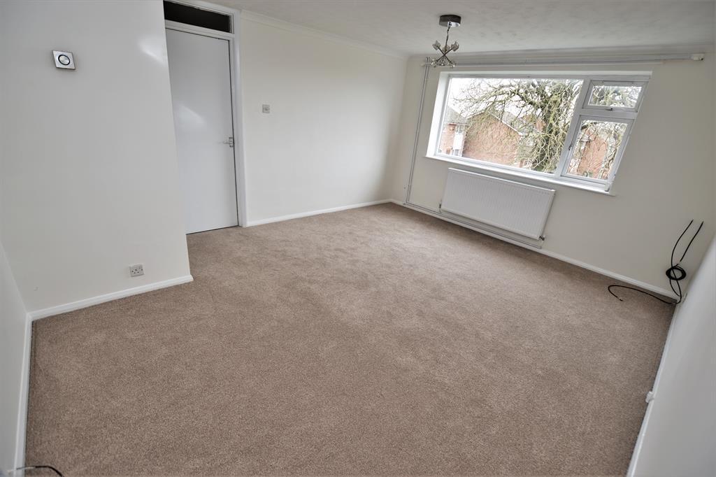 Queens Drive, Enderby, Leicester... 2 bed flat £725 pcm (£167 pw)