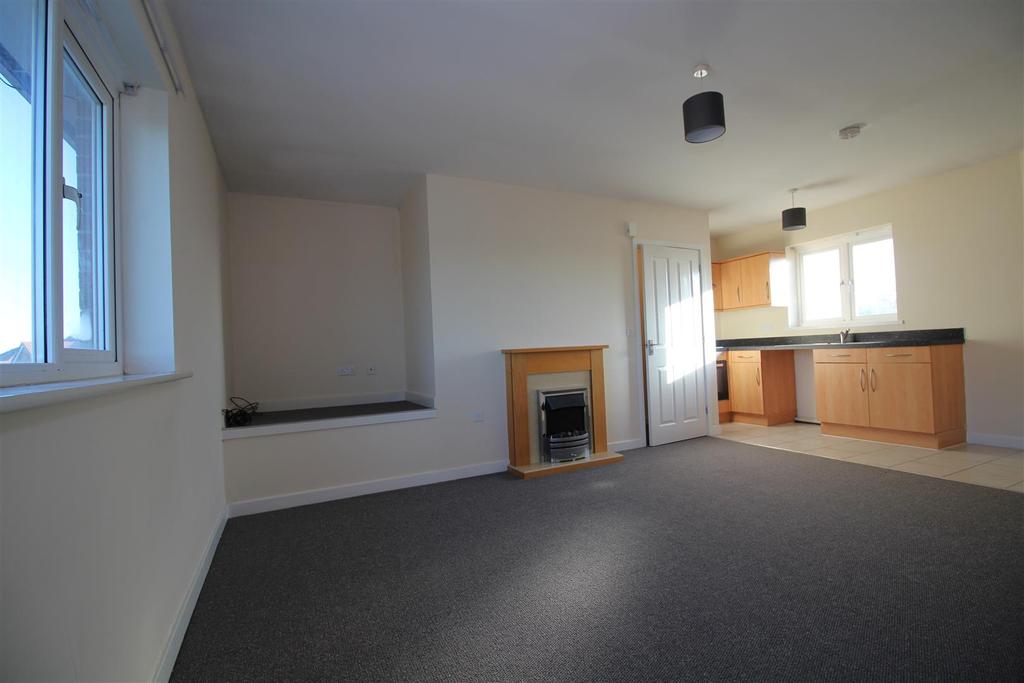 Tuffleys Way, Thorpe Astley, Leicester 2 bed apartment £750 pcm (£173 pw)