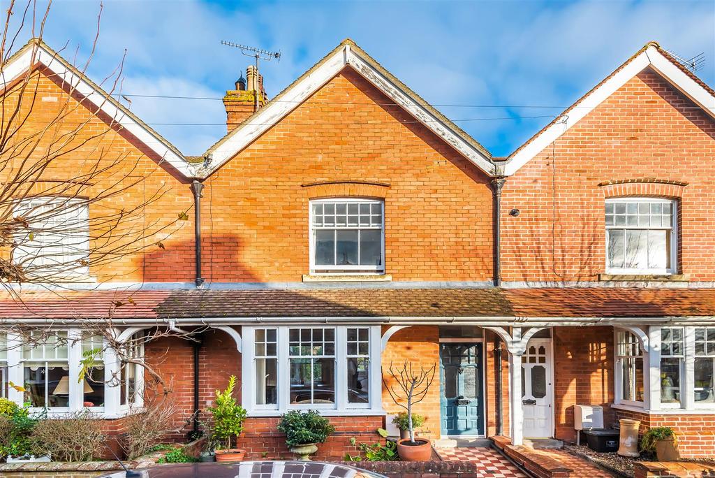 Victoria Road, Devizes 3 bed terraced house £395,000
