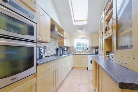 14 Clover Fields, Calverton, Nottingham, NG14 6PN