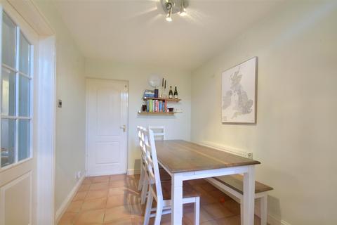 14 Clover Fields, Calverton, Nottingham, NG14 6PN