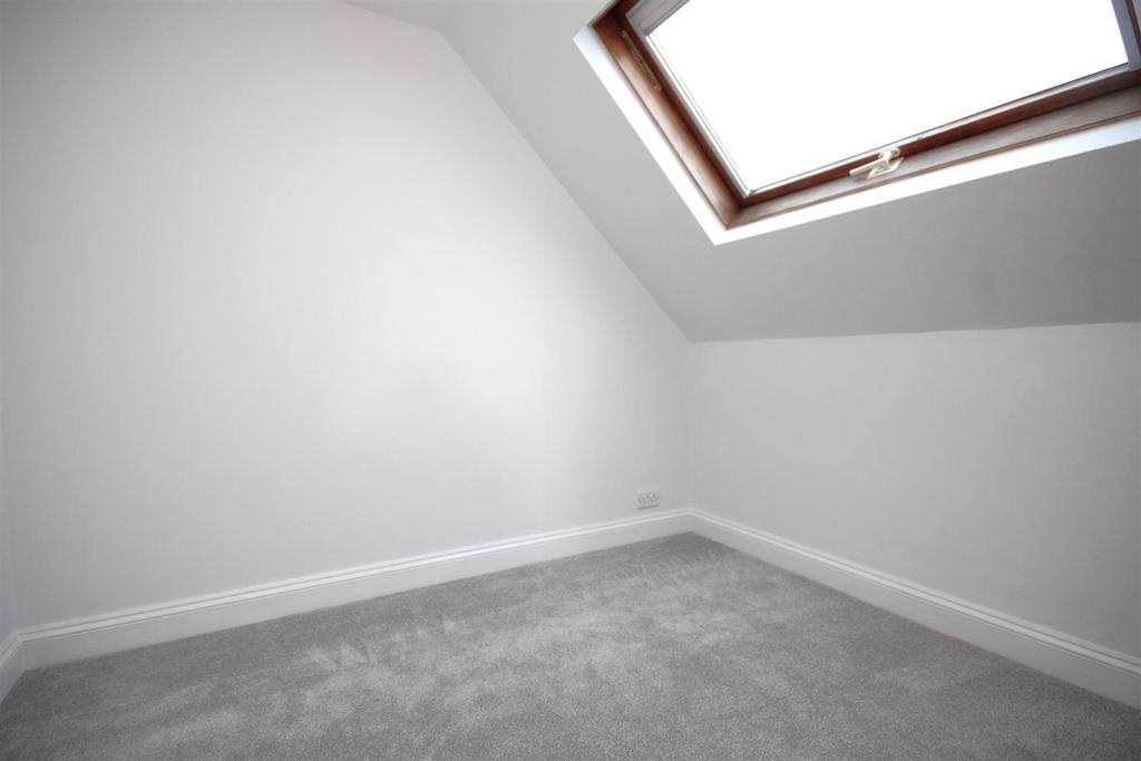 Bedroom 2.JPG