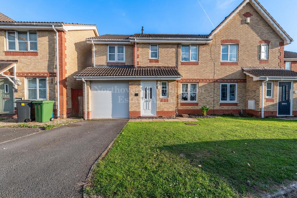 Harrison Drive, St. Mellons, Cardiff.... 4 bed semidetached house £