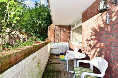 23 Tamar Square, Woodford Green, IG8 0EA