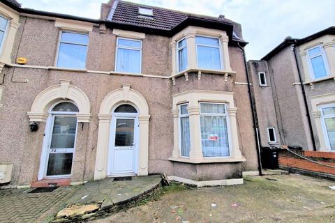 3 bedroom semi-detached house to rent - Green Lane, Ilford IG1 1YJ