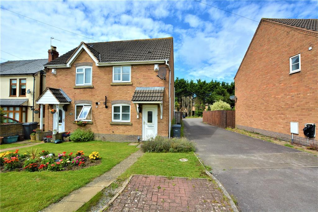 Bristol Road, Quedgeley, Gloucester, Gloucestershire, GL2 2 bed semi