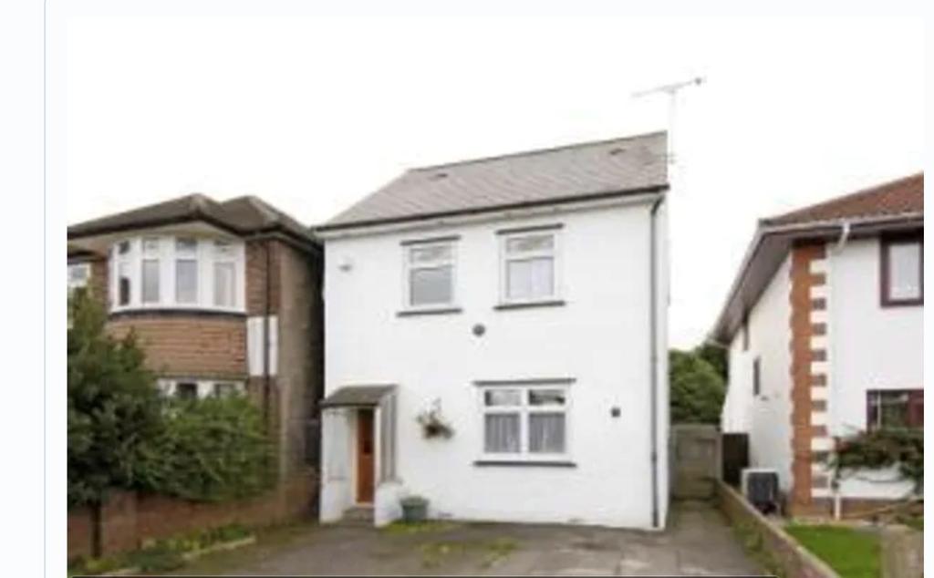 42 Harvey Road, Whitton, Hounslow... 6 bed detached house £650,000