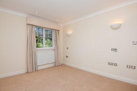 2 bedroom apartment for sale, Cavendish Court, Weybridge, KT13