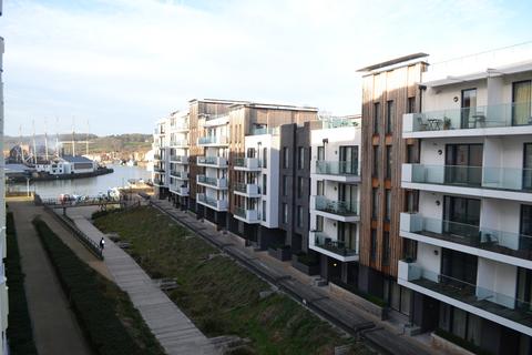 1 bedroom apartment to rent, The Crescent Hannover Quay
